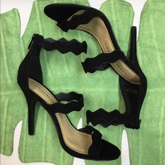 Striking Black Heels by Chinese Laundry - Picture 7 of 8